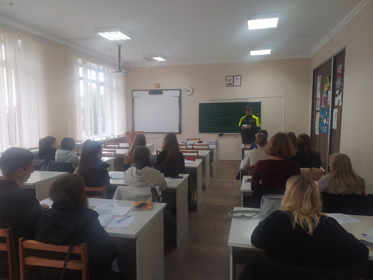  Встреча учащихся колледжа с инспектором ГАИ УВД Гомельского облисполкома: разговор о безопасности и